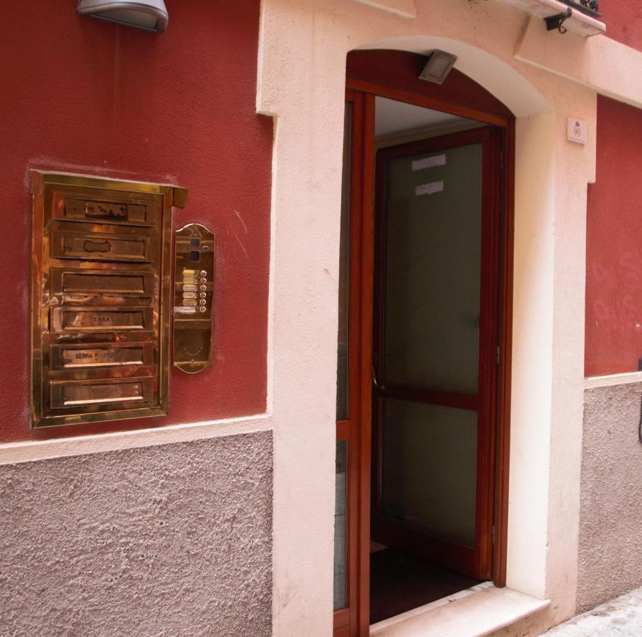 Appartement Right House - Characteristic Marina District à Cagliari Extérieur photo